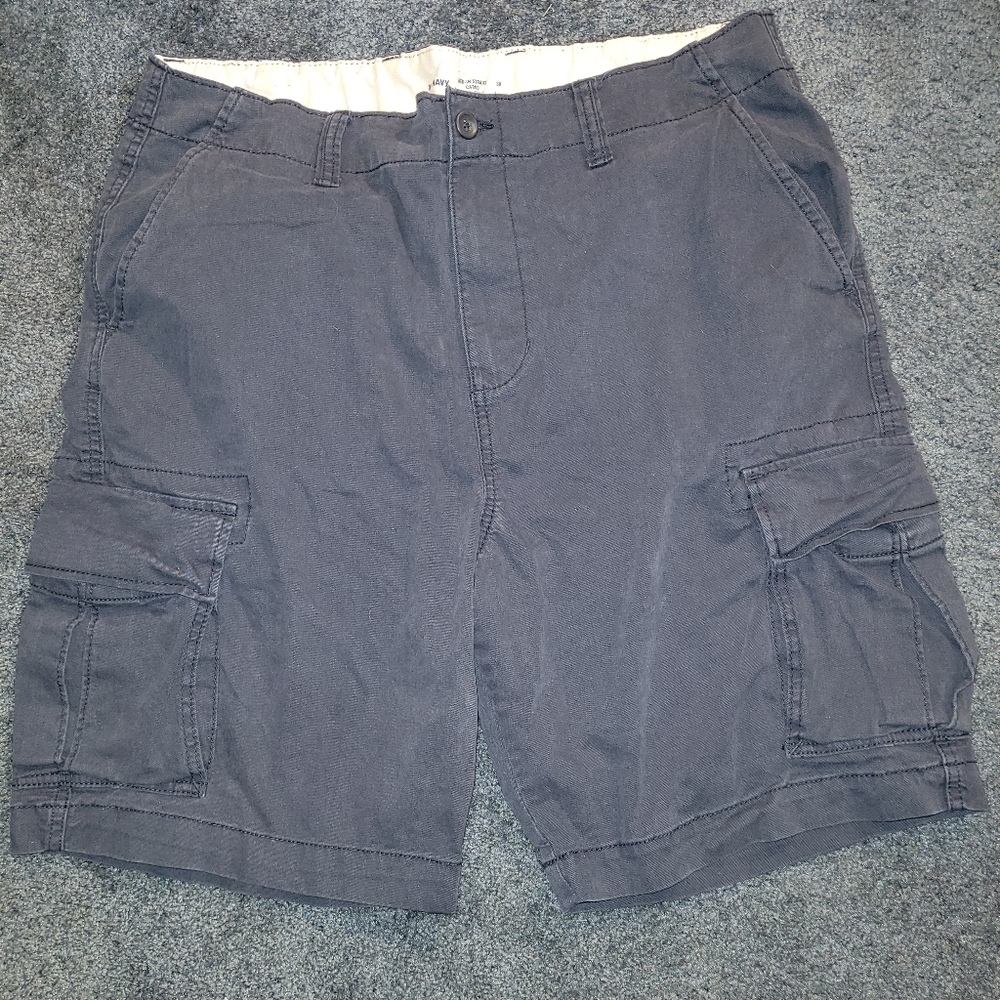 Old Navy Mens Cargo Shorts. Size 38. Navy